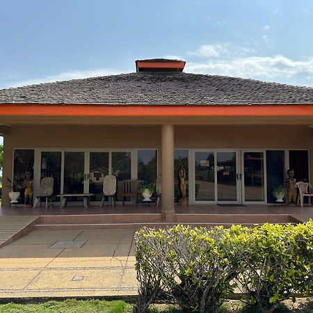 Elmina Bay Resort Bagian luar foto