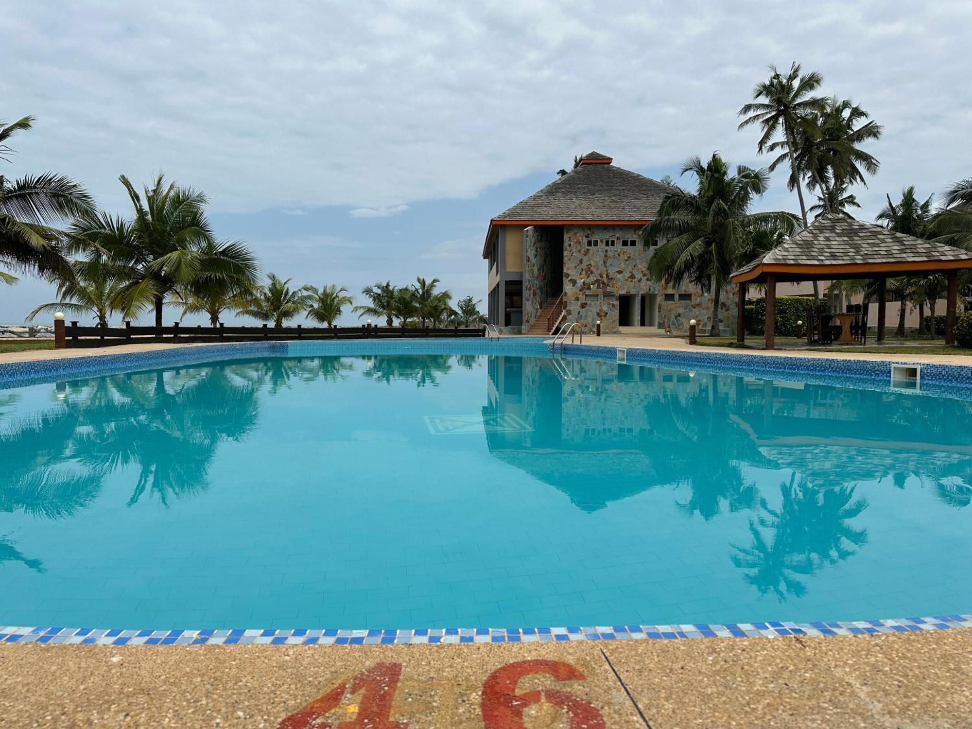 Elmina Bay Resort Bagian luar foto