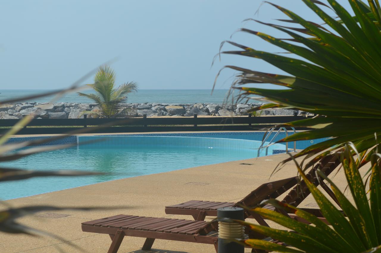 Elmina Bay Resort Bagian luar foto
